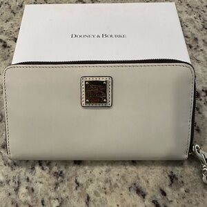 Dooney & Bourke Wallet Wristlet